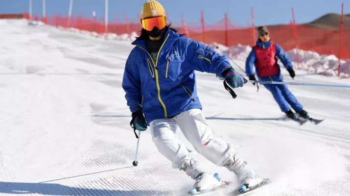 “祁连山下冰雪热” ——新华社甘肃分社采访组到乌鞘岭滑雪场采访调研